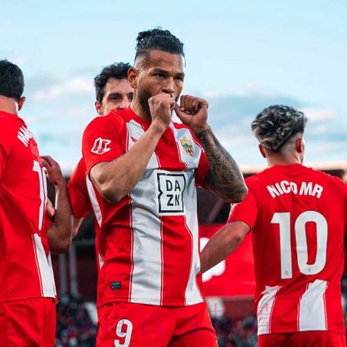 罗马诺:那不勒斯50万欧签莱切边锋路易斯-哈萨 罗马诺:那不勒斯50万欧签莱切边锋路易斯-哈萨